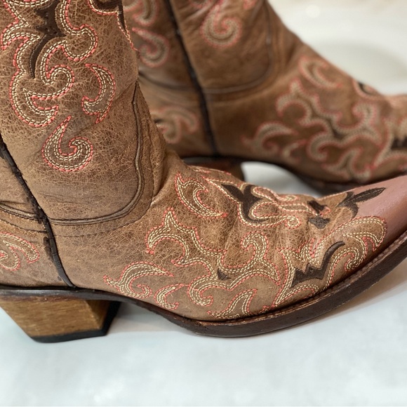 Circle G Brown Embroidered Heeled Boots - Picture 7 of 9